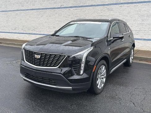 Used 2023 Cadillac XT4 Premium Luxury w/ Cold Weather Package FWD image 3