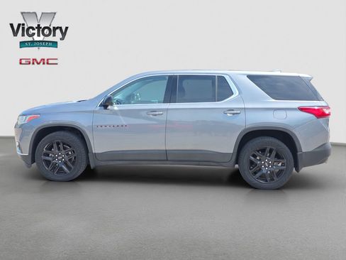 Used 2019 Chevrolet Traverse LS w/ LPO, Blackout Package FWD image 6