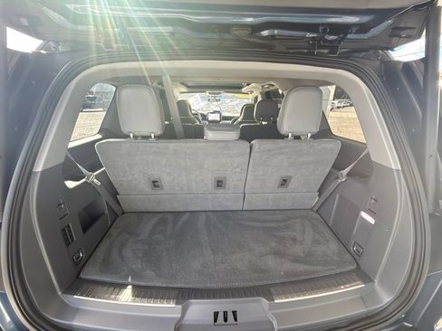 Used 2019 Lincoln Navigator Select w/ Technology Package AWD/4WD image 48
