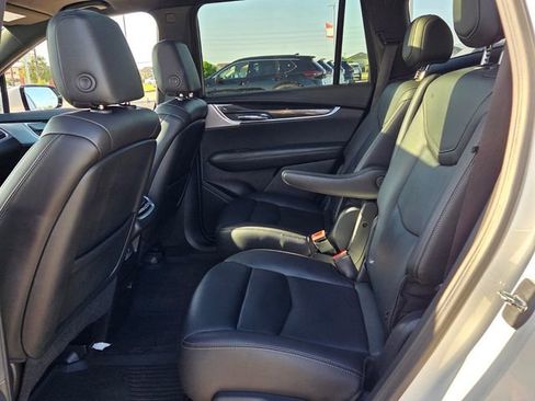 Used 2023 Cadillac XT6 Sport AWD/4WD image 6