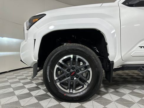 Used 2025 Toyota Tacoma TRD Sport image 10