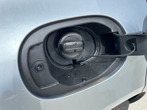 Used 2025 Porsche Macan image 35