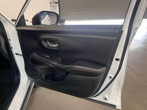 Used 2024 Honda HR-V Sport image 12