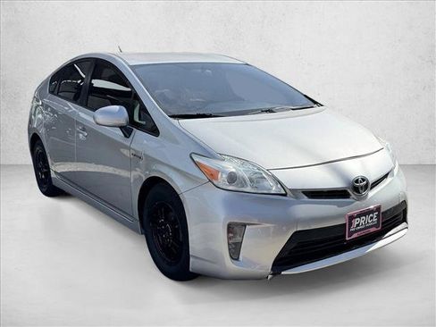 Used 2013 Toyota Prius Two FWD image 3
