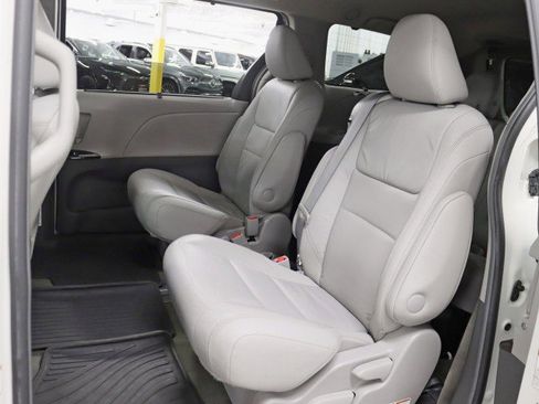 Used 2015 Toyota Sienna XLE w/ XLE Navigation Package image 24
