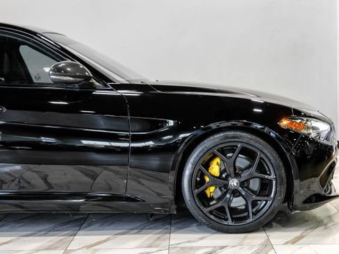 Used 2020 Alfa Romeo Giulia Ti Sport w/ Quick Order Package 22U Sport RWD image 15