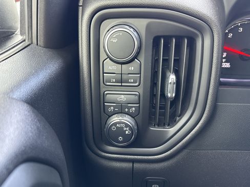 Used 2023 Chevrolet Silverado 1500 Custom Trail Boss w/ 2.7L Blackout Package image 28