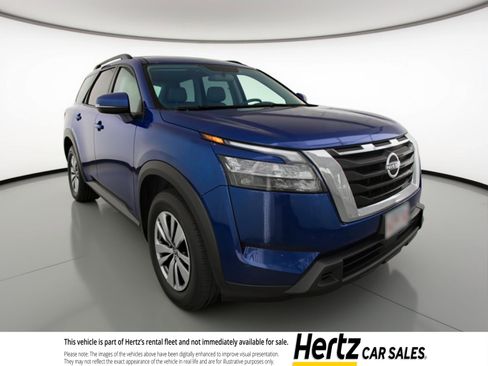 Used 2025 Nissan Pathfinder SV image 1