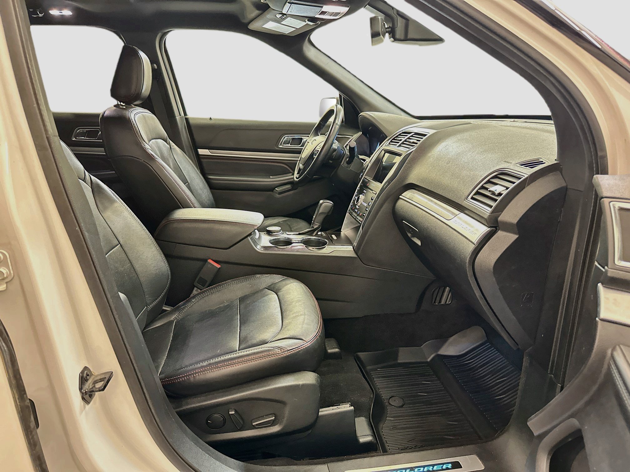 Used 2019 Ford Explorer Sport w/ Equipment Group 401A AWD/4WD image 35