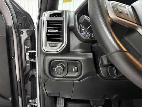 Used 2024 RAM 3500 Tradesman w/ Chrome Appearance Group AWD/4WD image 18