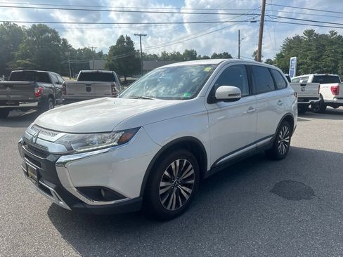 Used 2020 Mitsubishi Outlander SE AWD/4WD image 3