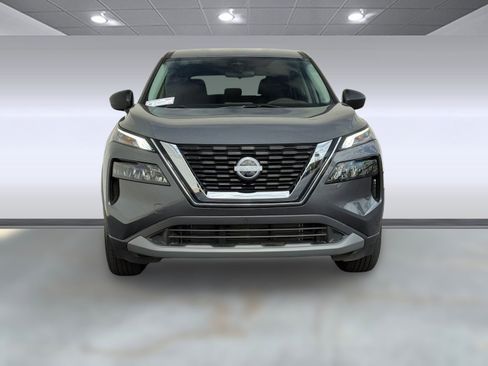Used 2023 Nissan Rogue S image 5