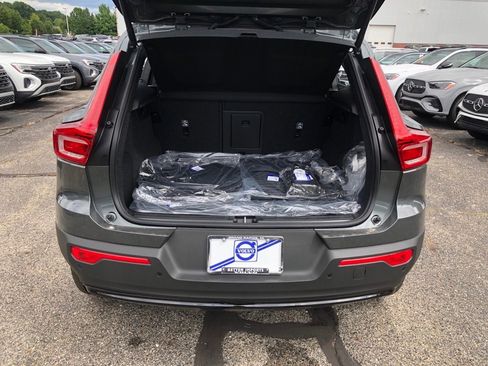 New 2026 Volvo XC40 B5 Core w/ Protection Package Premier image 34