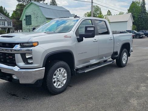 Used 2020 Chevrolet Silverado 2500 LT w/ All Star Edition AWD/4WD image 3