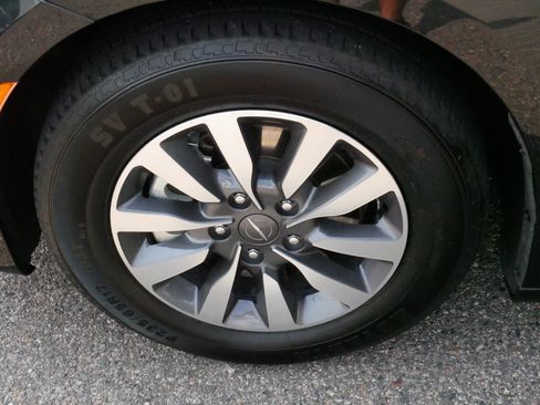 Used 2023 Chrysler Pacifica Touring-L FWD image 15