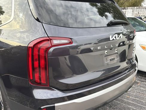 Used 2025 Kia Telluride S FWD image 8