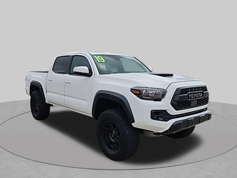 Used 2019 Toyota Tacoma TRD Pro AWD/4WD image 3