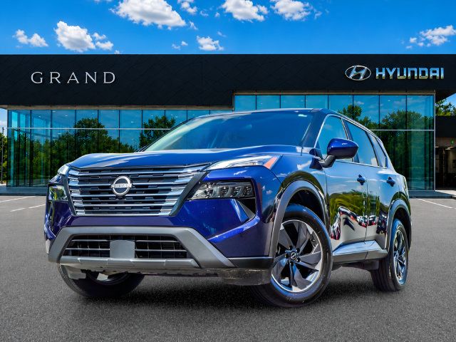 Used 2025 Nissan Rogue SV AWD/4WD image 1