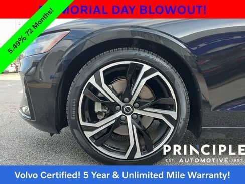 Certified 2024 Volvo S60 B5 Core FWD image 5
