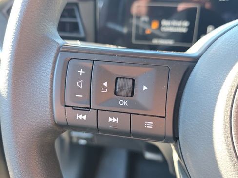 Used 2025 Nissan Kicks SV AWD/4WD image 30