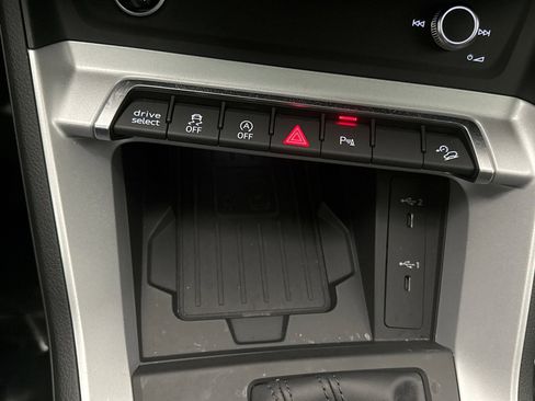 Used 2025 Audi Q3 2.0T Premium image 16