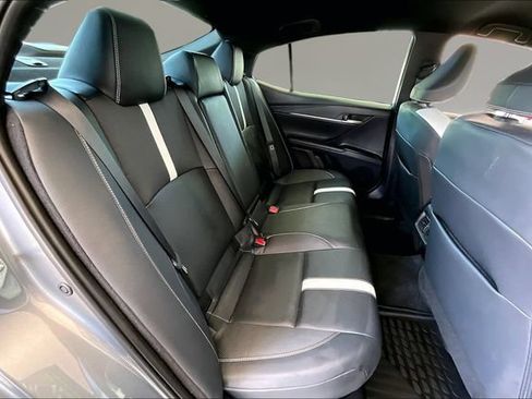 Used 2025 Toyota Camry SE FWD image 20