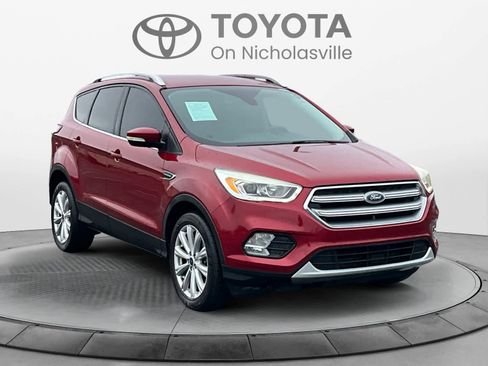 Used 2017 Ford Escape Titanium image 8