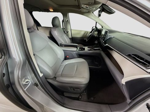 Certified 2024 Toyota Sienna XLE image 19