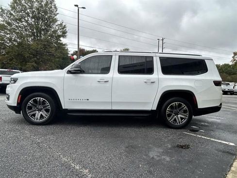 Used 2023 Jeep Wagoneer L Series II image 7