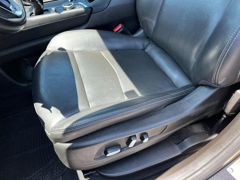 Used 2022 Cadillac XT6 Premium Luxury image 18