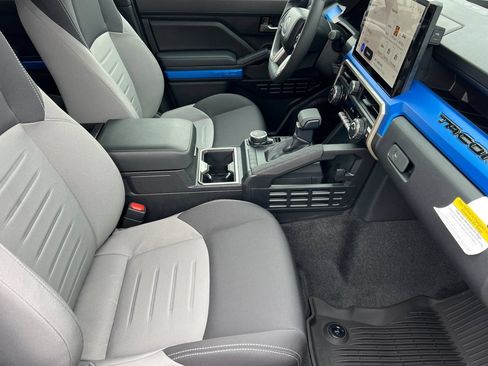 Used 2025 Toyota Tacoma TRD Sport w/ TRD Sport Upgrade Package AWD/4WD image 14