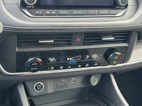 Used 2023 Nissan Rogue SV image 19