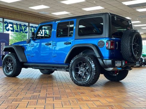 Used 2024 Jeep Wrangler Unlimited AWD/4WD image 6