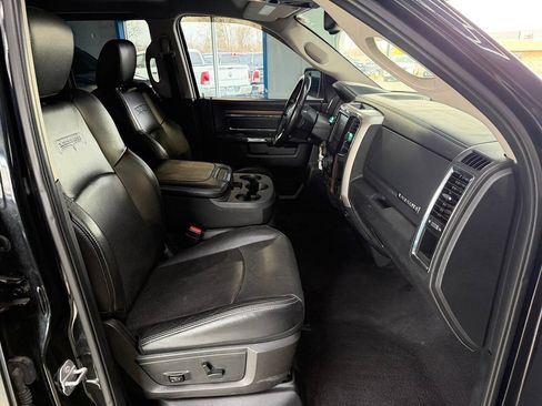 Used 2016 RAM 1500 Laramie AWD/4WD image 17