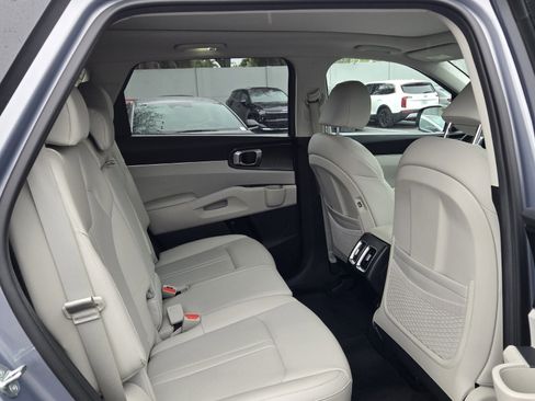 Used 2023 Kia Sorento S w/ Panoramic Sunroof Package image 22