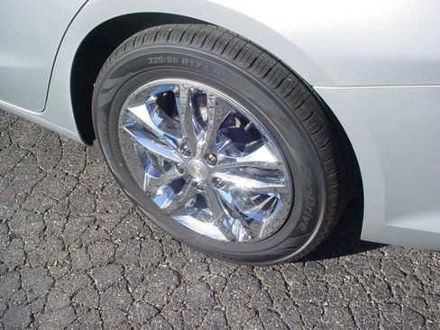 Used 2018 Chevrolet Malibu LT image 15