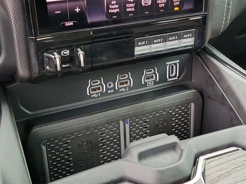 Used 2025 RAM 3500 Limited AWD/4WD image 26