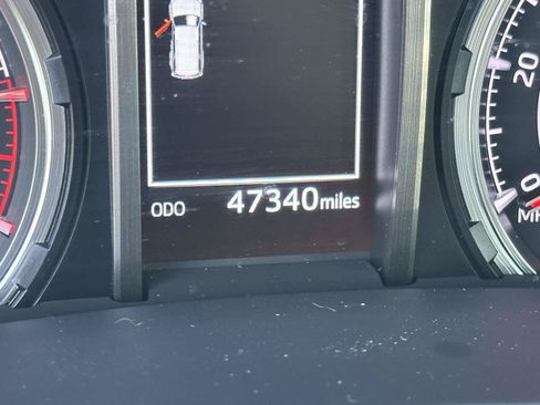 Used 2024 Toyota 4Runner Limited AWD/4WD image 13