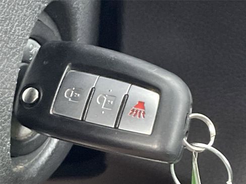 Used 2018 Nissan Rogue S AWD/4WD image 19