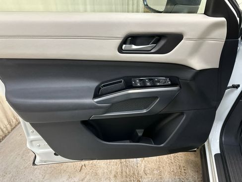 Certified 2024 Nissan Pathfinder SL w/ SL Premium Package image 23