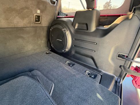 Used 2022 Jeep Wrangler Unlimited Rubicon w/ Xtreme Recon 35" Tire Package image 35