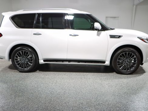 Used 2024 INFINITI QX80 Luxe w/ Cargo Package image 6