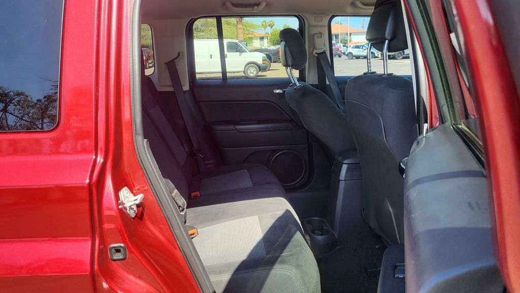 Used 2014 Jeep Patriot Latitude FWD image 22