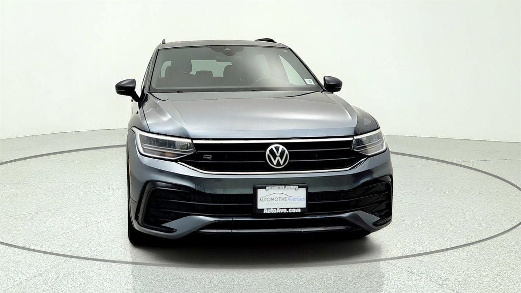Used 2023 Volkswagen Tiguan SE R-Line FWD image 2