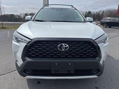 Used 2024 Toyota Corolla Cross LE image 2