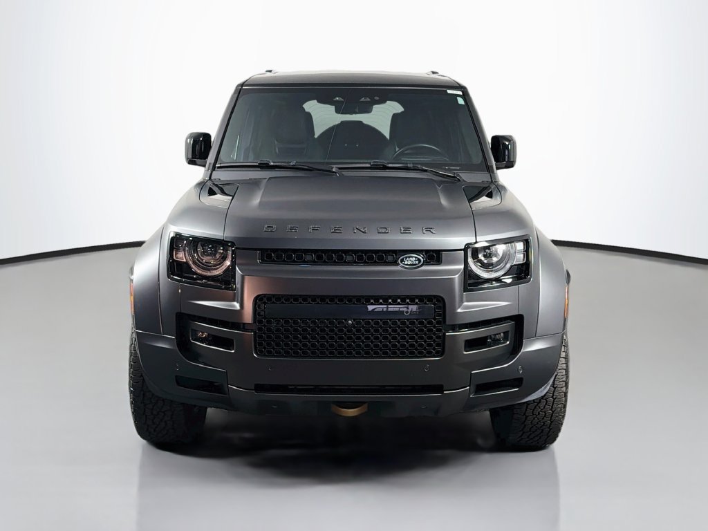 Used 2025 Land Rover Defender 110 AWD/4WD image 2