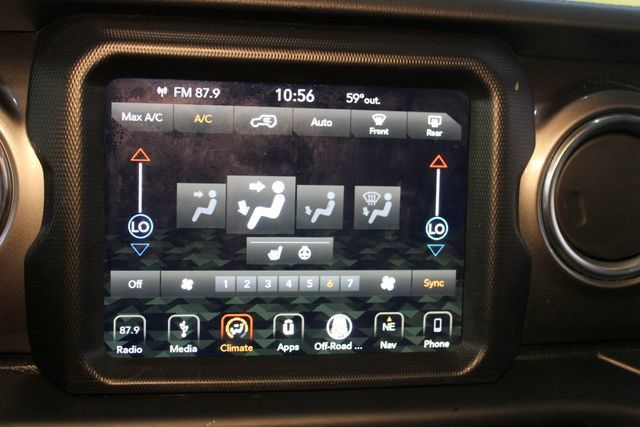 Used 2019 Jeep Wrangler Unlimited Sahara w/ Dual Top Group AWD/4WD image 19