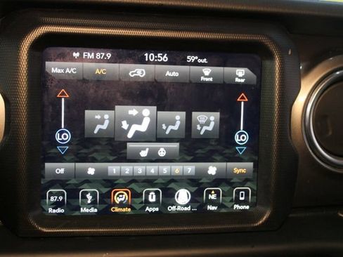 Used 2019 Jeep Wrangler Unlimited Sahara w/ Dual Top Group AWD/4WD image 19