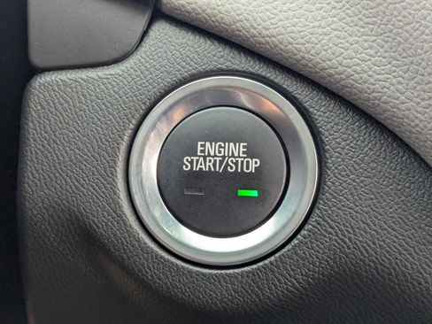 Used 2023 Chevrolet Equinox LS w/ LS Convenience Package image 32