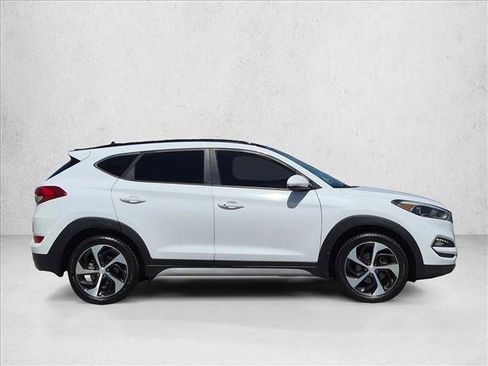 Used 2018 Hyundai Tucson Value FWD image 4